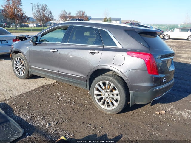 2017 CADILLAC XT5 1GYKNFRS7HZ192746 Photo 2