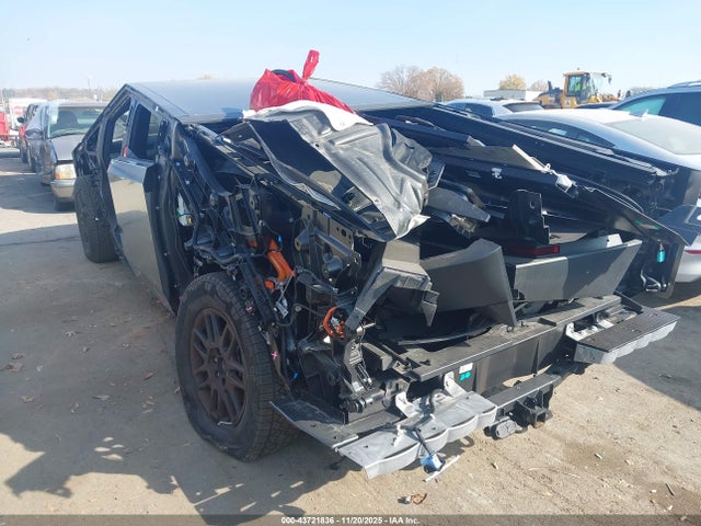 2025 TESLA CYBERTRUCK 7G2CEHED1SA069576 Photo 2