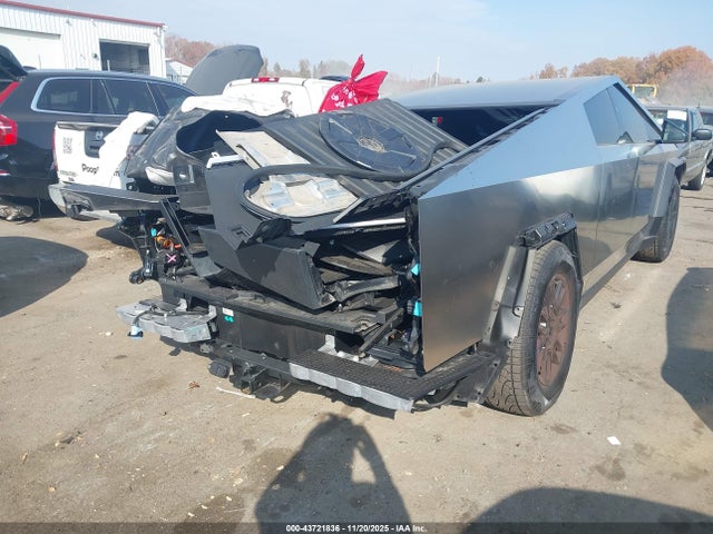2025 TESLA CYBERTRUCK 7G2CEHED1SA069576 Photo 3