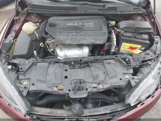 43722021 :رقم المزاد ، 1C3CCCBB0FN587952 vin ، 2015 Chrysler 200 S مزاد بيع