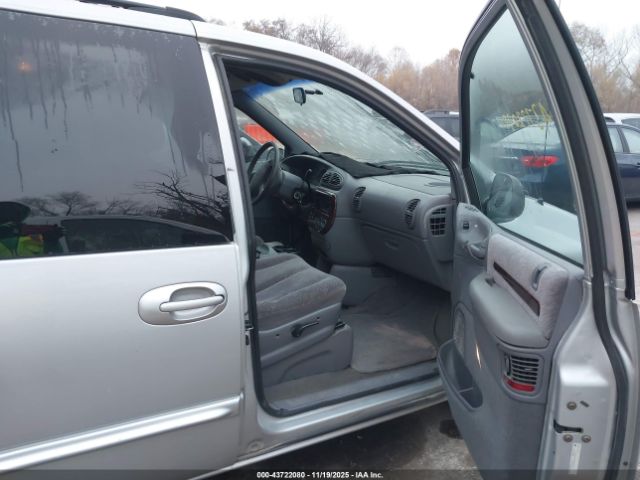 2000 CHRYSLER TOWN & COUNTRY 1C4GP44GXYB525141 Photo 4