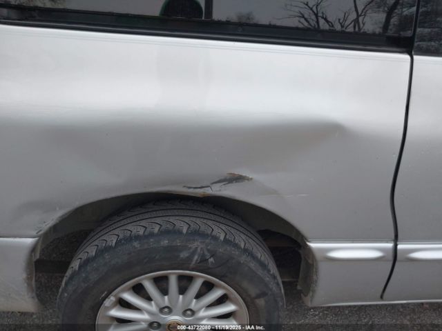 2000 CHRYSLER TOWN & COUNTRY 1C4GP44GXYB525141 Photo 5