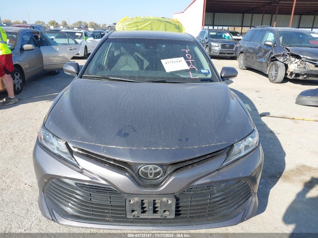 Auction sale of the 2018 Toyota Camry Le, vin: 4T1B11HK1JU507738, lot number: 43722147
