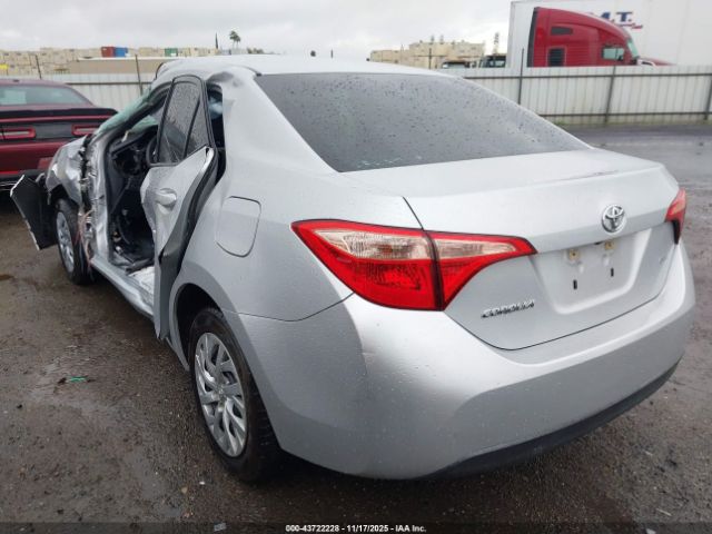 2017 TOYOTA COROLLA 5YFBURHE6HP693403 Photo 2