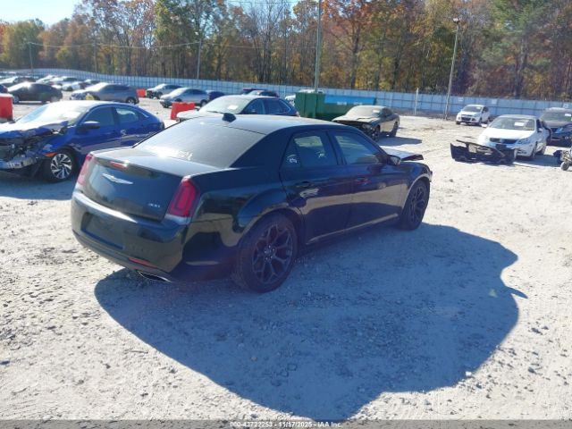 2019 CHRYSLER 300 2C3CCABG2KH517193 Photo 3