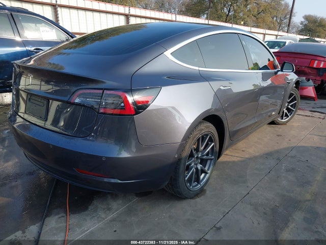 2019 TESLA MODEL 3 5YJ3E1EA0KF435319 Photo 3
