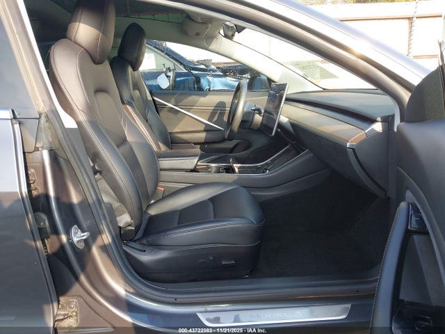 2019 TESLA MODEL 3 5YJ3E1EA0KF435319 Photo 4