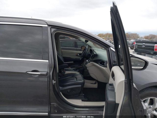 2018 CHRYSLER PACIFICA 2C4RC1EG4JR121759 Photo 4
