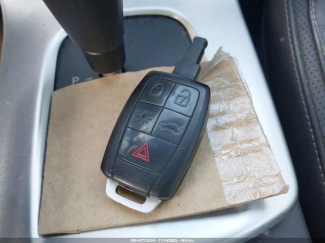 2011 VOLVO C70 YV1672MC6BJ118857 Photo 10