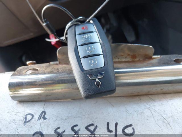 2025 MITSUBISHI OUTLANDER JA4J4VA84SZ018228 Photo 10