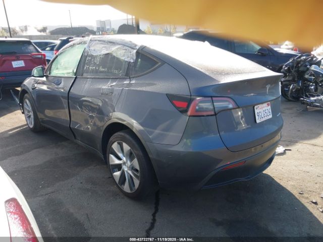 2023 TESLA MODEL Y 7SAYGAEE6PF743446 Photo 2