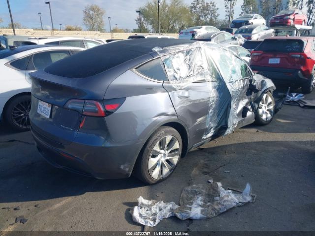 2023 TESLA MODEL Y 7SAYGAEE6PF743446 Photo 3