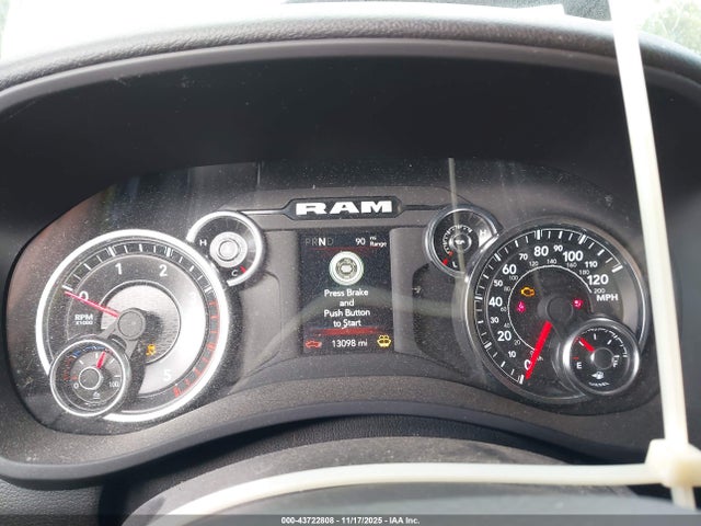 3C6UR5DL0RG110877 RAM 2500 Big Horn 4x4 6&#039;4 Box