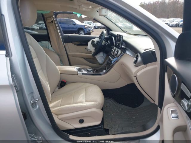 2019 MERCEDES-BENZ GLC 300 WDC0G4KB3KV175408 Photo 4