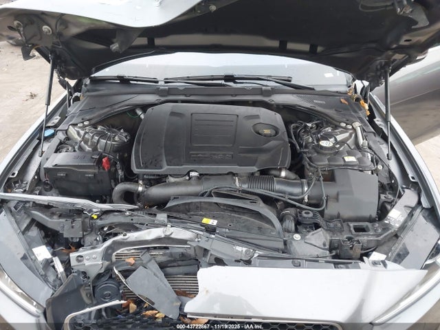 2019 JAGUAR XE SAJAK4FX5KCP48255 Photo 9