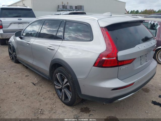 2025 VOLVO V60 CROSS COUNTRY YV4L12WK1S2149245 Photo 2