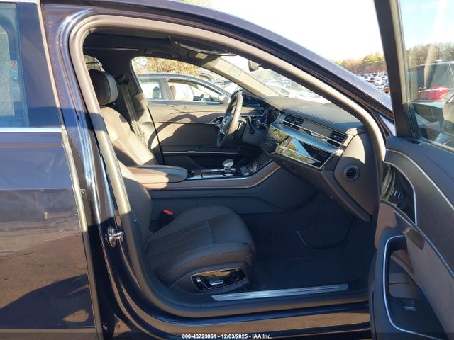 2025 AUDI A8 WAULDAF85SN012684 Photo 4