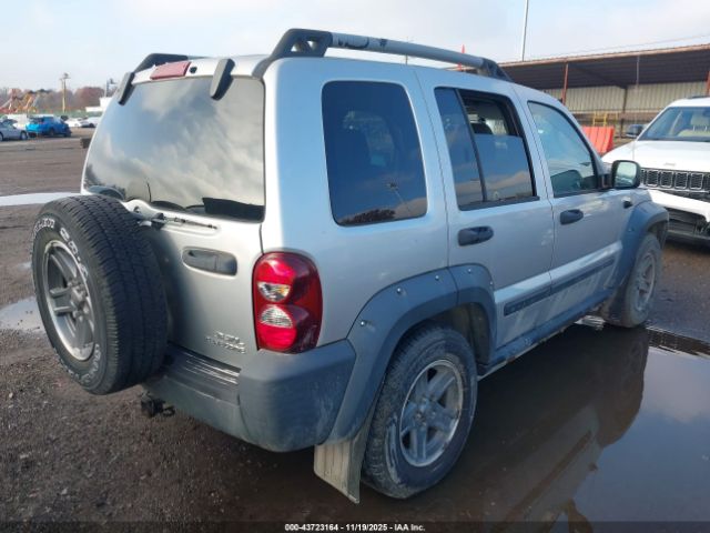 2005 JEEP LIBERTY 1J4GL38K55W525650 Photo 3