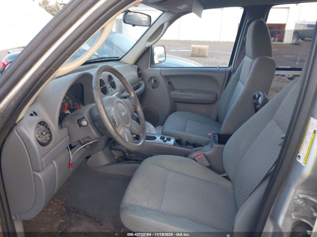 2005 JEEP LIBERTY 1J4GL38K55W525650 Photo 4