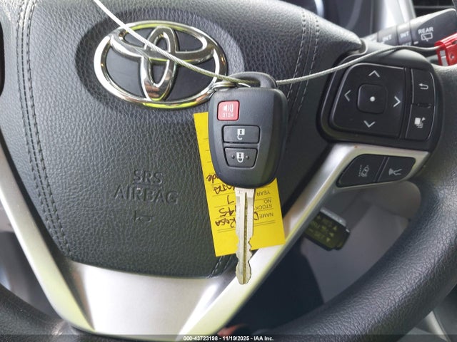 5TDZARFH2HS026601 Toyota Highlander Le
