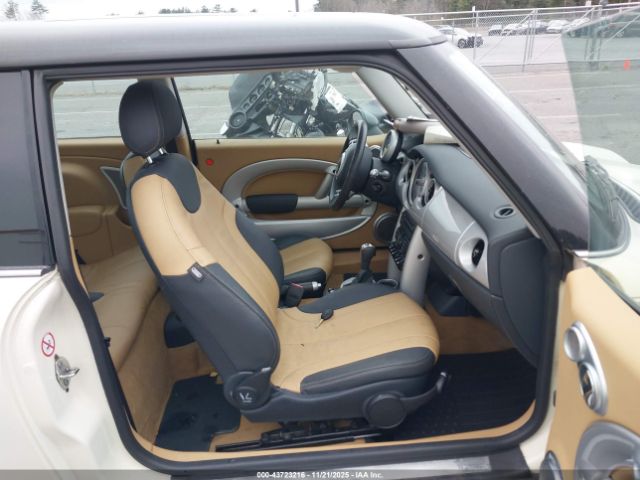 2003 MINI COOPER WMWRC33463TE15955 Photo 4