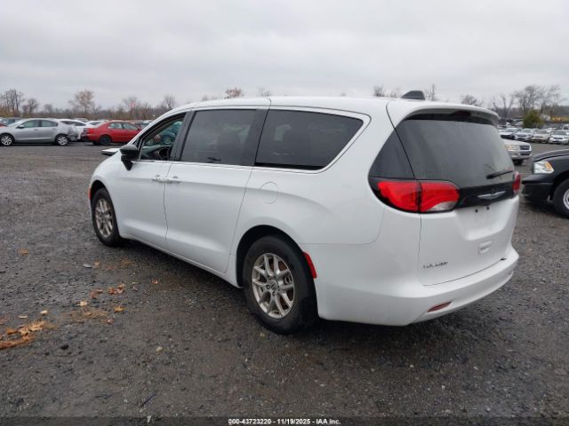 2024 CHRYSLER VOYAGER 2C4RC1CG4RR201948 Photo 2