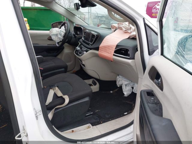 2024 CHRYSLER VOYAGER 2C4RC1CG4RR201948 Photo 4