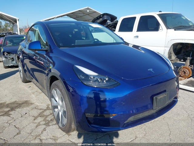 2024 TESLA MODEL Y 7SAYGAEE8RF009832 Photo 0