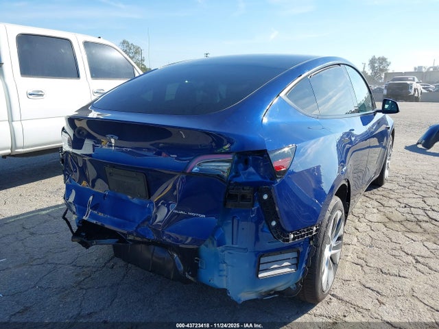 2024 TESLA MODEL Y 7SAYGAEE8RF009832 Photo 3