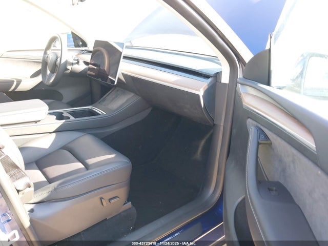 2024 TESLA MODEL Y 7SAYGAEE8RF009832 Photo 4