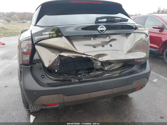 2025 Nissan Kicks Sr Intelligent Awd მანქანა იყიდება აუქციონზე, vin: 3N8AP6DD9SL370373, აუქციონის ნომერი: 43723449