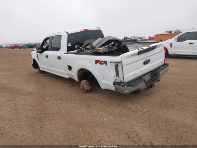 2018 FORD F-250 1FT7W2B64JEC56737 Photo 2
