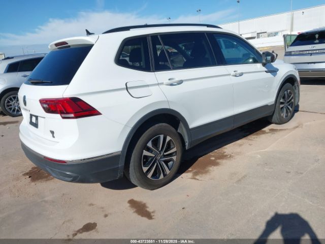 2023 VOLKSWAGEN TIGUAN 3VVRB7AX0PM029416 Photo 3