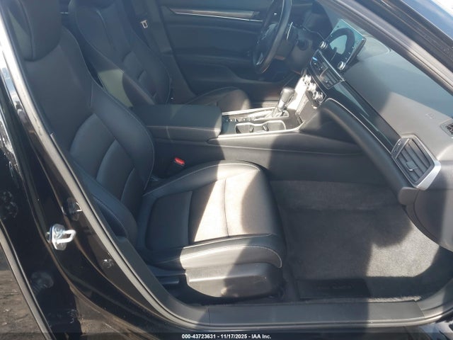43723631 :رقم المزاد ، 1HGCV1F36NA091851 vin ، 2022 Honda Accord Sport مزاد بيع