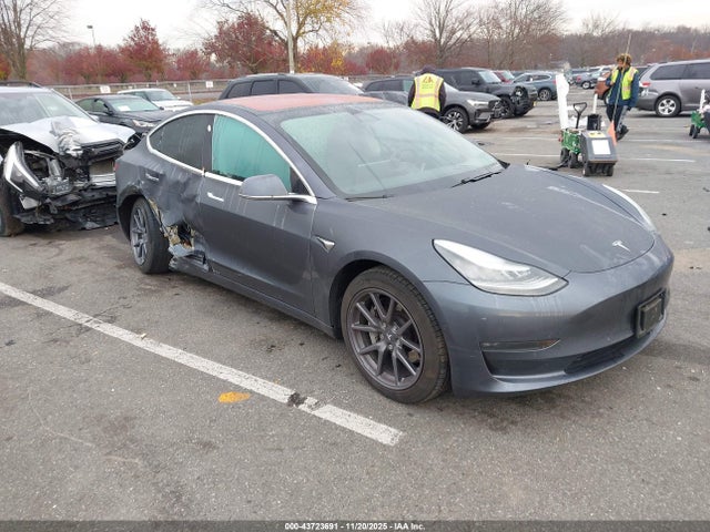 2019 TESLA MODEL 3 5YJ3E1EA3KF307527 Photo 0