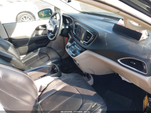 2020 CHRYSLER VOYAGER 2C4RC1DG3LR164316 Photo 4