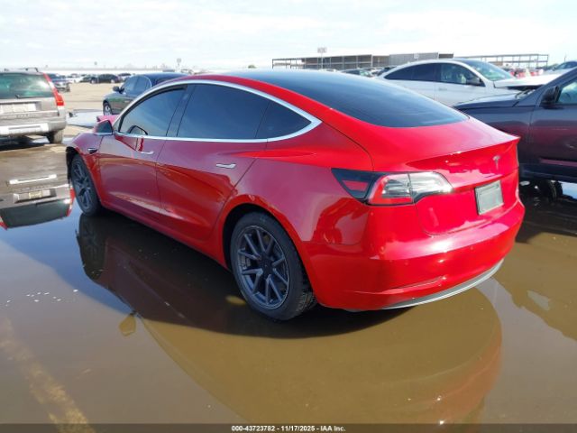 2018 TESLA MODEL 3 5YJ3E1EA8JF058141 Photo 2