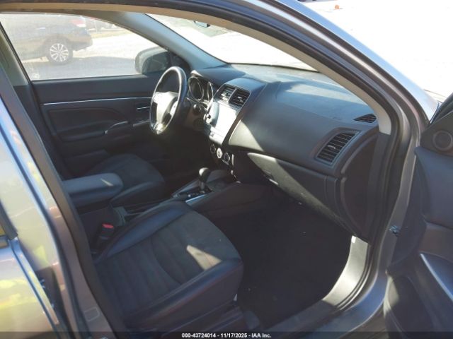 2018 MITSUBISHI OUTLANDER SPORT JA4AP3AW4JU003654 Photo 4