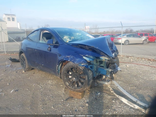 2021 TESLA MODEL Y 5YJYGDEE7MF122906 Photo 0