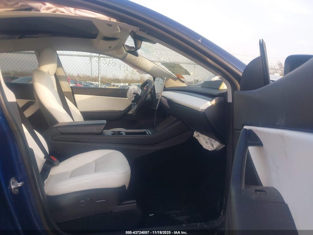 2021 TESLA MODEL Y 5YJYGDEE7MF122906 Photo 4