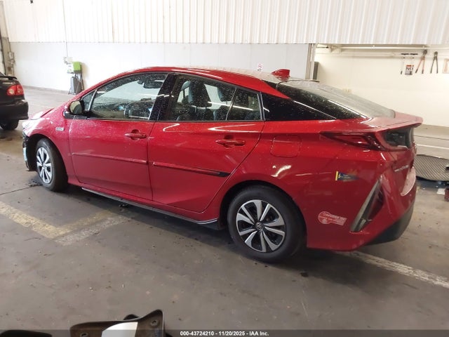 Toyota Prius Prime Advanced 2017 JTDKARFP4H3024665 Image 3