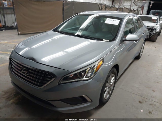 Hyundai Sonata 2016 5NPE24AF0GH417772 Image 2