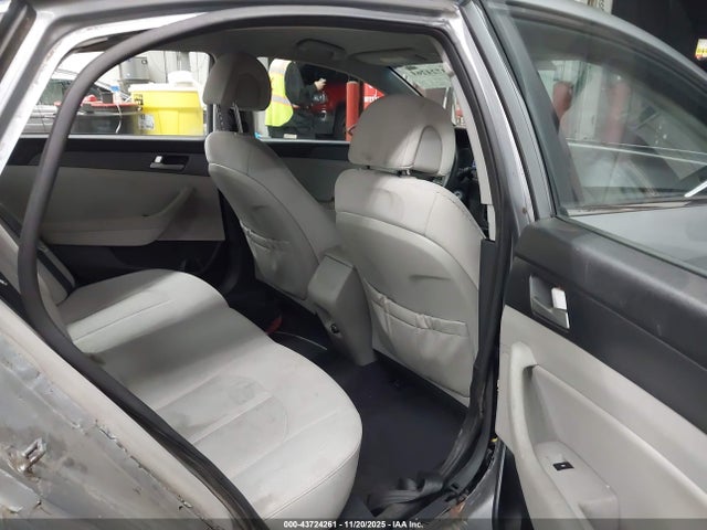Hyundai Sonata 2016 5NPE24AF0GH417772 Image 8