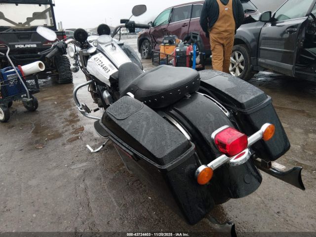 2016 HARLEY-DAVIDSON FLHR 1HD1FBM18GB656722 Photo 2