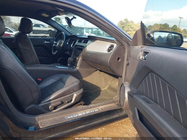 Продаж на аукціоні авто 2014 Ford Mustang V6 Premium, vin: 1ZVBP8AMXE5256058, номер лоту: 43724533