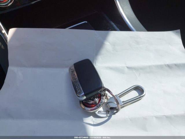 2019 JAGUAR XE SAJAS4FX9KCP52776 Photo 10