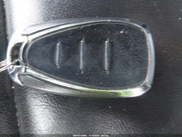 1GNEVHKW8JJ275433 Chevrolet Traverse 3lt