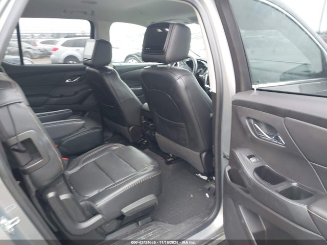 1GNEVHKW8JJ275433 Chevrolet Traverse 3lt