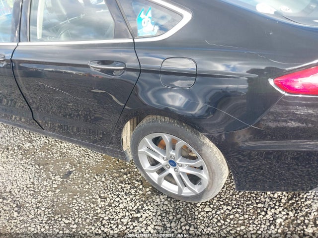 Ford Fusion Hybrid Titanium 2020 3FA6P0RU4LR182405 Image 6