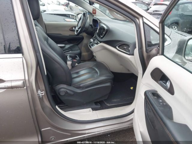 2017 CHRYSLER PACIFICA 2C4RC1BGXHR595584 Photo 4